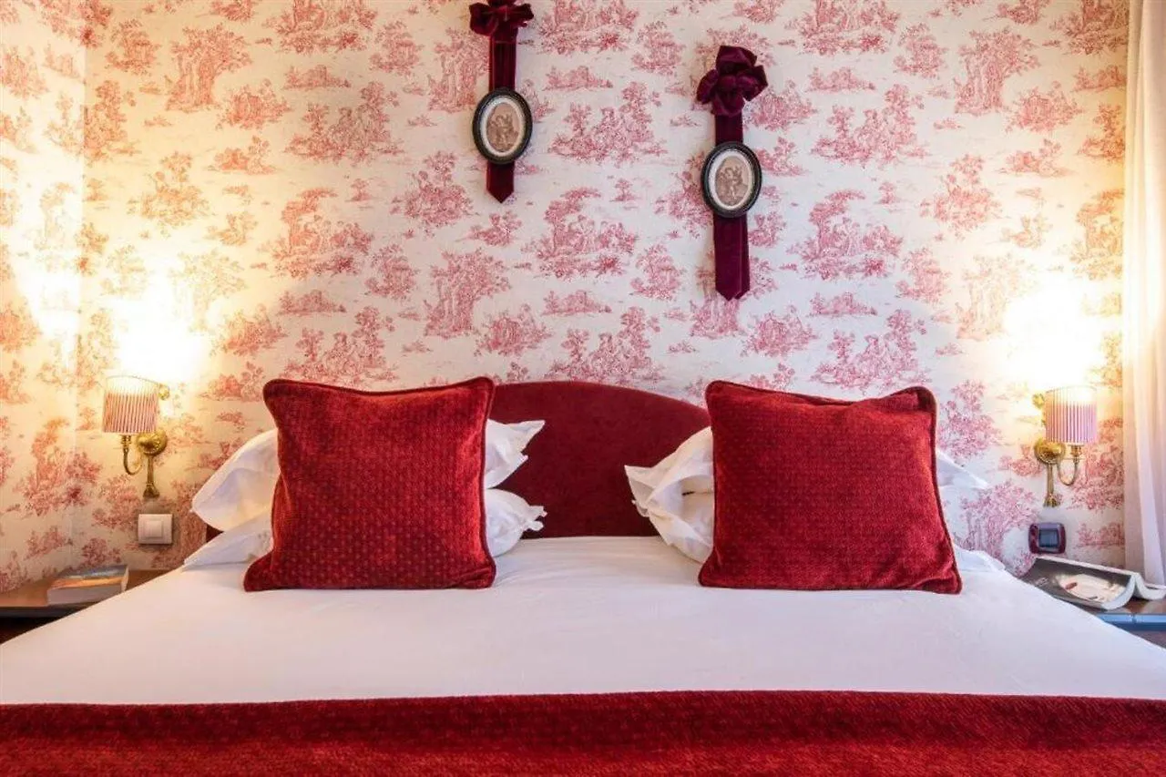 Maison Eugenie Paris 4*,