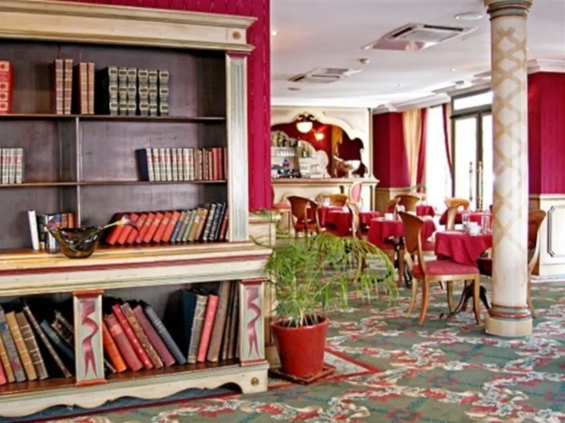Maison Eugenie Paris
