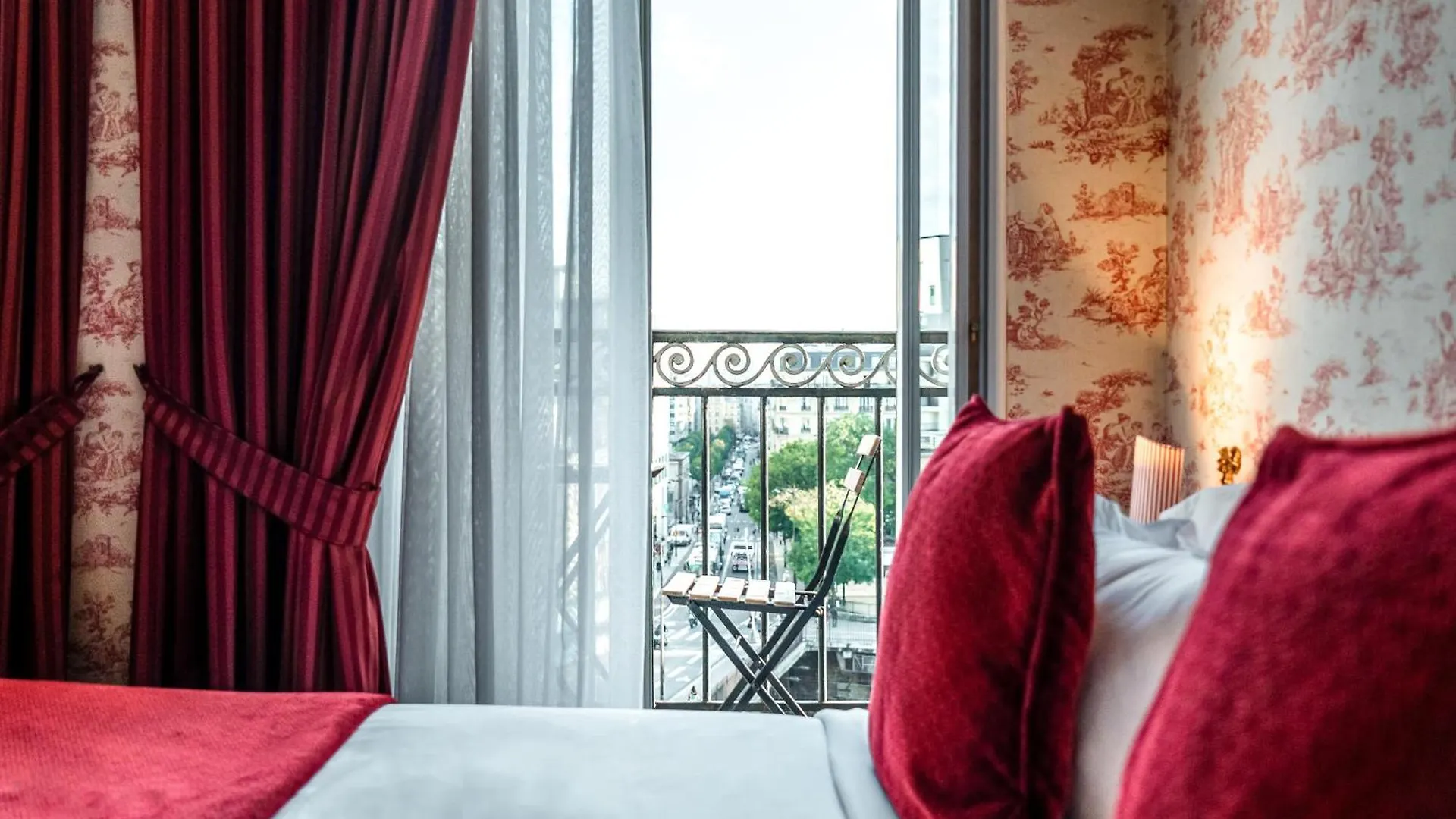 Maison Eugenie Paris Otel