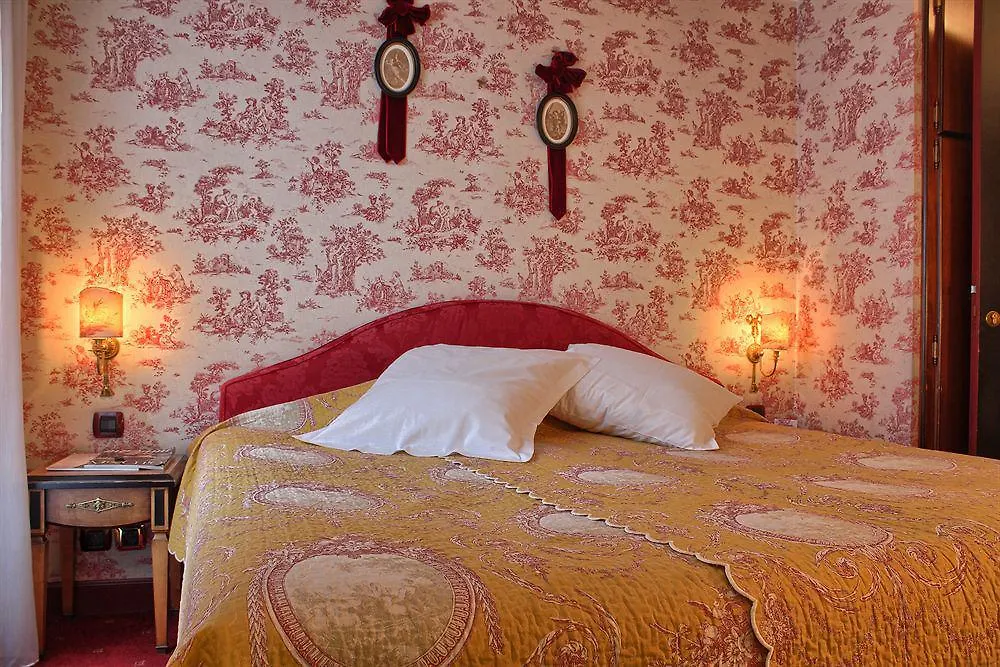 Maison Eugenie Paris 4*,